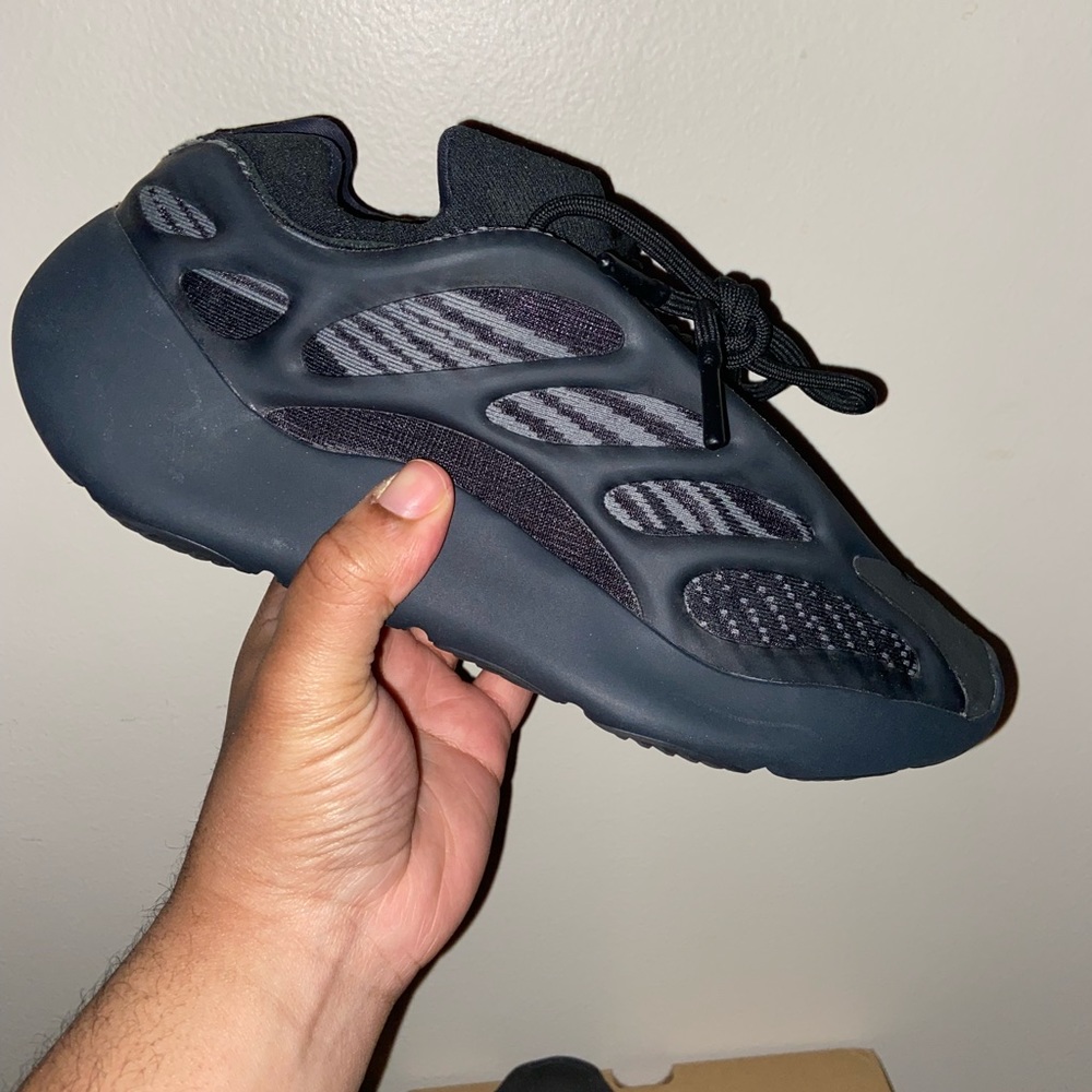 Yezzy 700 V3 Size 7.5